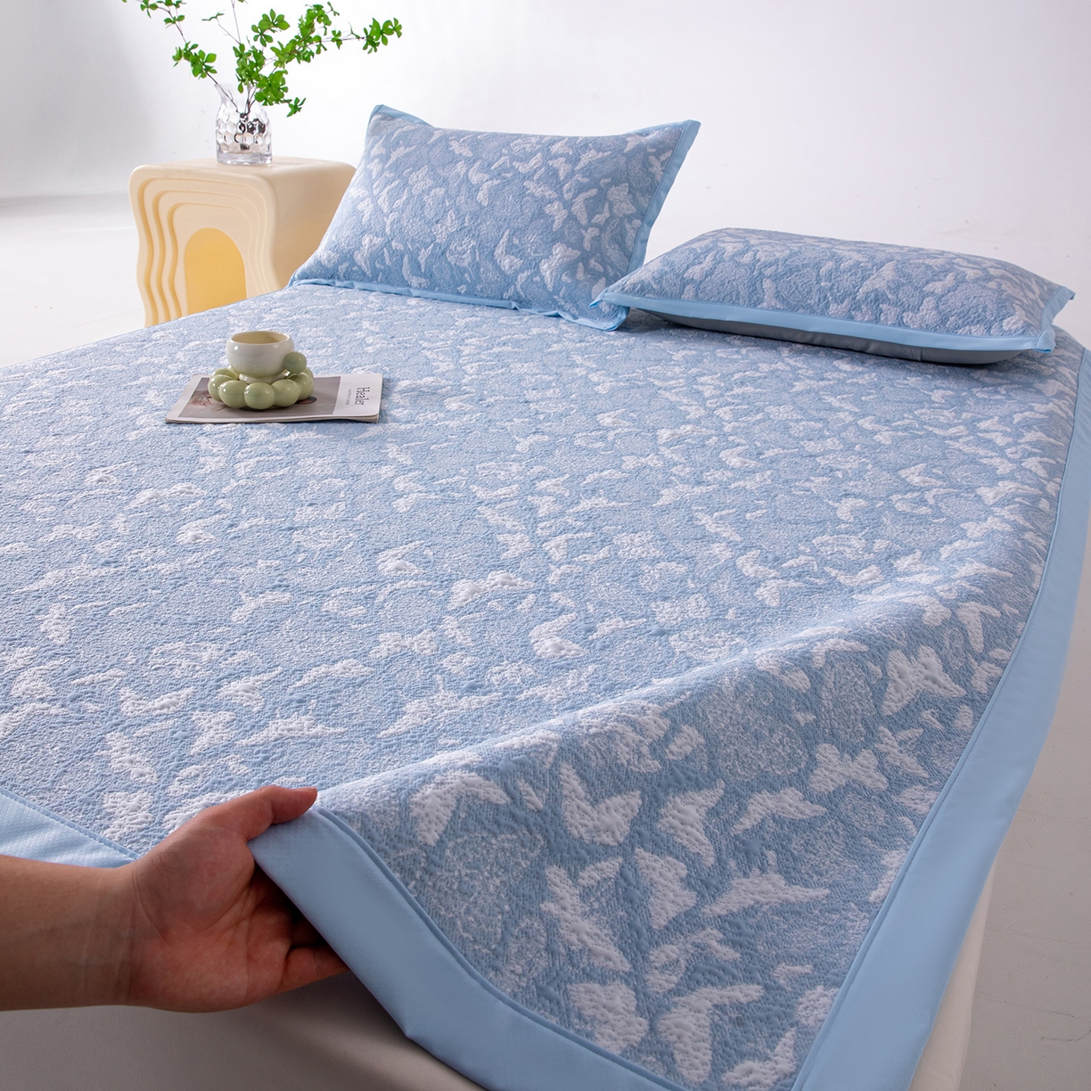 91家纺网 家纺一手货源 找家纺 （总）卡初家居（原微来） 2026新款A类凉感冰豆豆双面提花席-漫天蝶舞