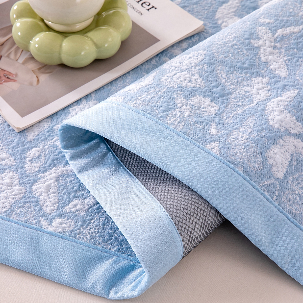 91家纺网 家纺一手货源 找家纺 卡初家居（原微来） 2026新款A类凉感冰豆豆双面提花席-漫天蝶舞 漫天蝶舞-天空蓝