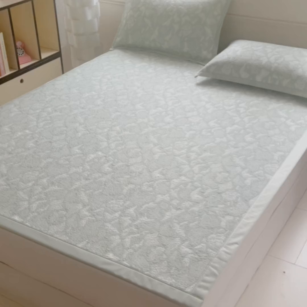 91家纺网 家纺一手货源 找家纺 （总）卡初家居（原微来） 2026新款A类凉感冰豆豆双面提花席-漫天蝶舞