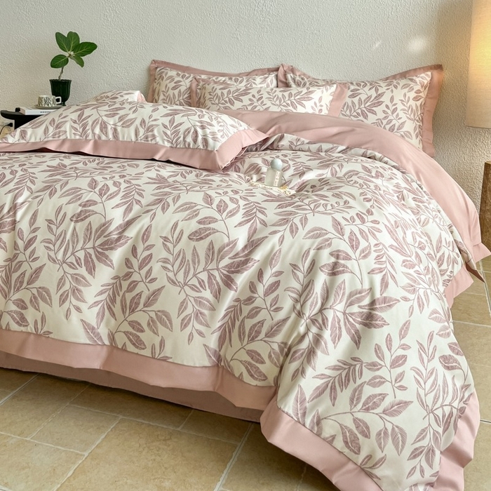 91家纺网 家纺一手货源 找家纺 （总）金牛座家纺 2026新款高克重细斜纹丝柔质感亲肤数码印花宽边四件套-叶舞系列