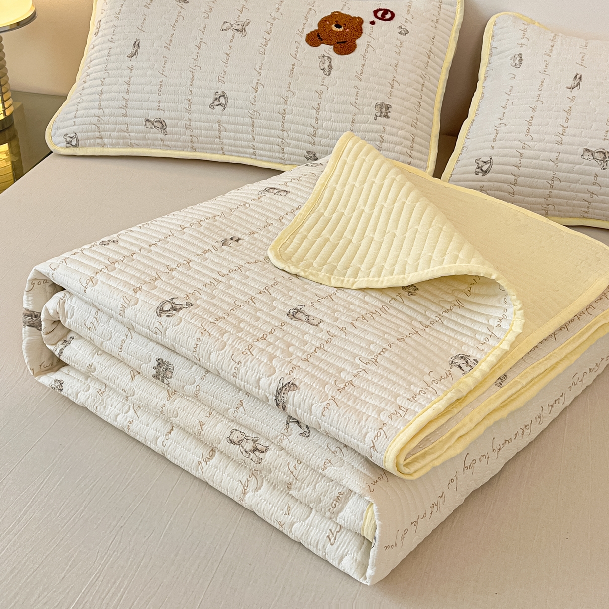 91家纺网 家纺一手货源 找家纺 老帅的工厂店 2026新款云感双层纱毛巾绣夏被夏凉被空调被 绘本小熊