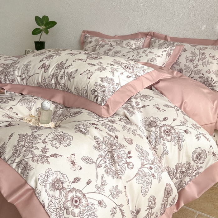 91家纺网 家纺一手货源 找家纺 （总）金牛座家纺 2026新款高克重细斜纹丝柔质感亲肤数码印花宽边四件套-秘境系列