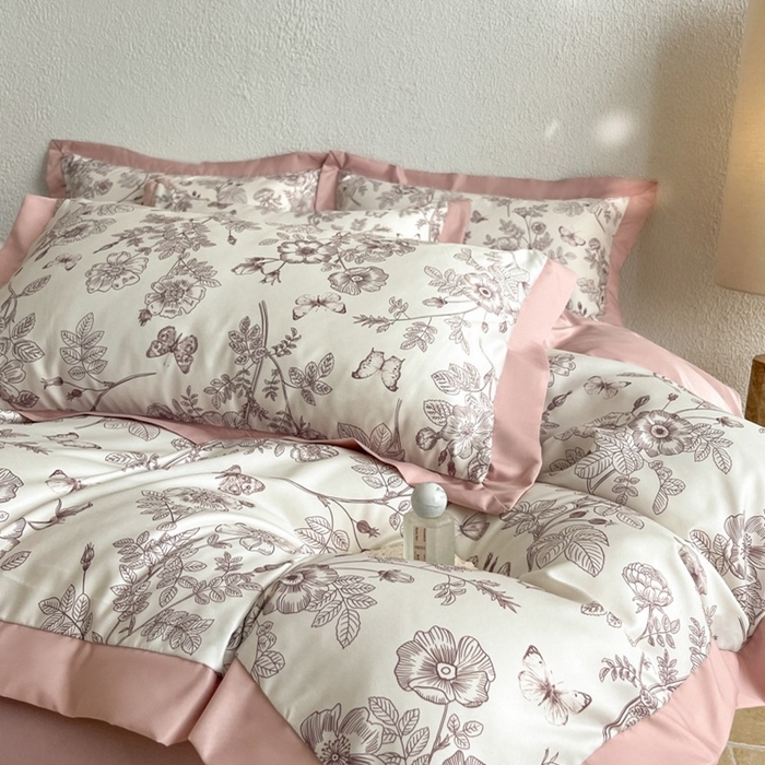 91家纺网 家纺一手货源 找家纺 （总）金牛座家纺 2026新款高克重细斜纹丝柔质感亲肤数码印花宽边四件套-秘境系列