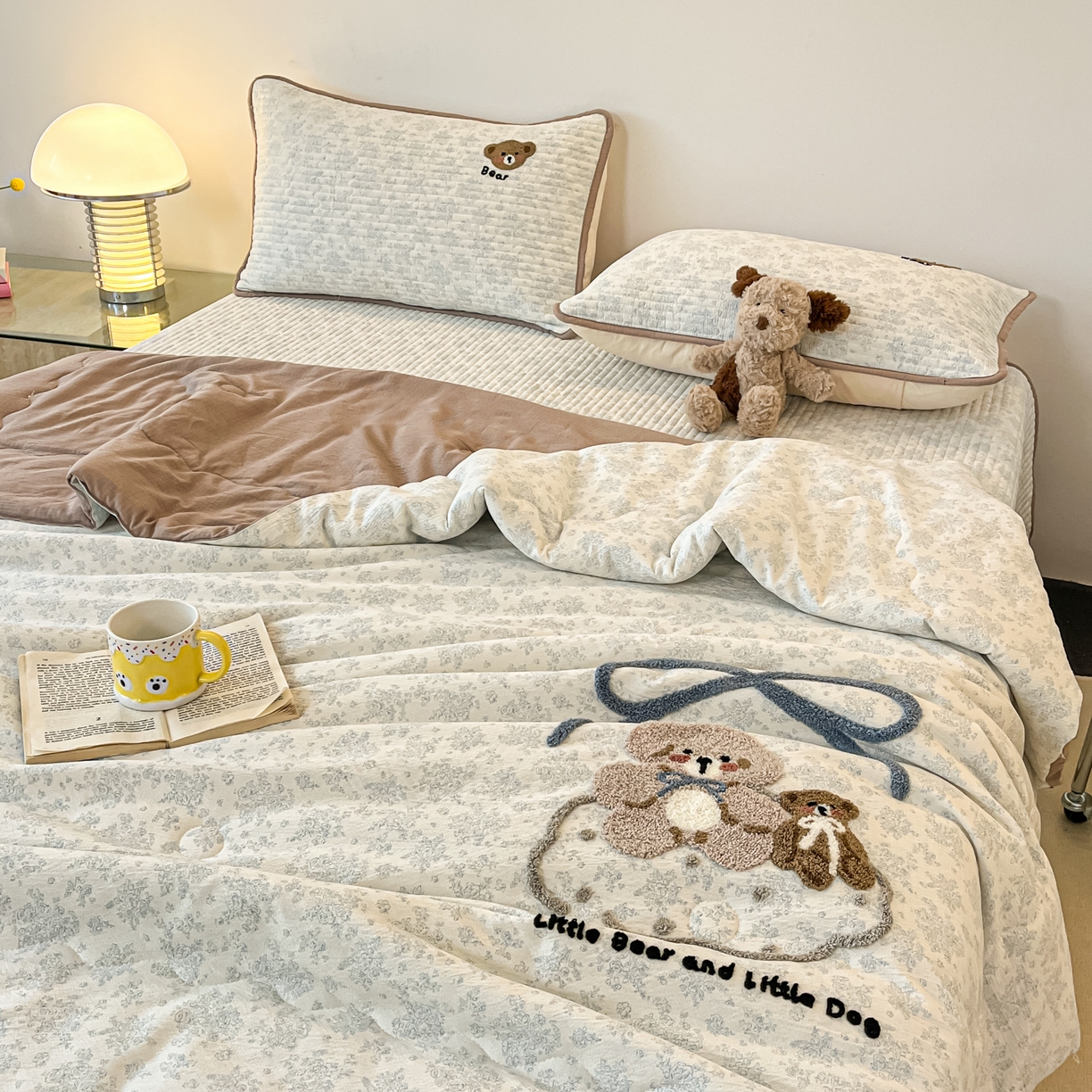 91家纺网 家纺一手货源 找家纺 老帅的工厂店 2026新款云感双层纱毛巾绣夏被夏凉被空调被 绒绒熊