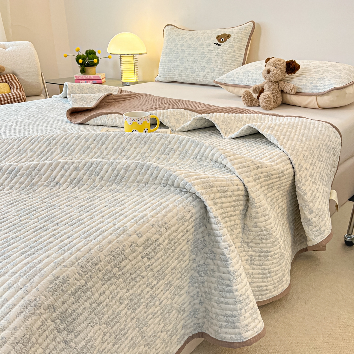 91家纺网 家纺一手货源 找家纺 老帅的工厂店 2026新款云感双层纱毛巾绣夏被夏凉被空调被 绒绒熊