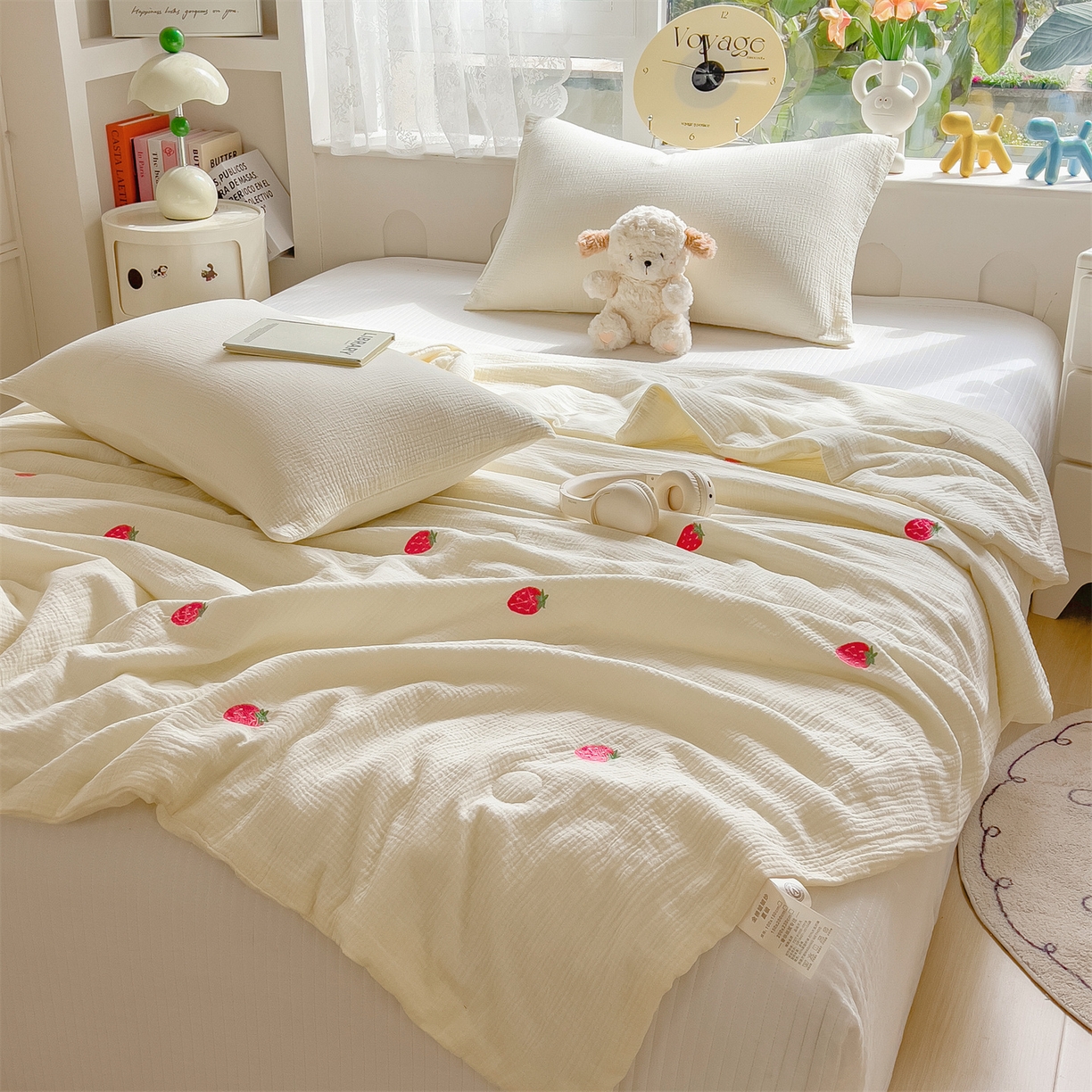 91家纺网 家纺一手货源 找家纺 布凡家居 2026春夏新款全棉刺绣皱皱纱夏被夏凉被空调被 莓有烦恼