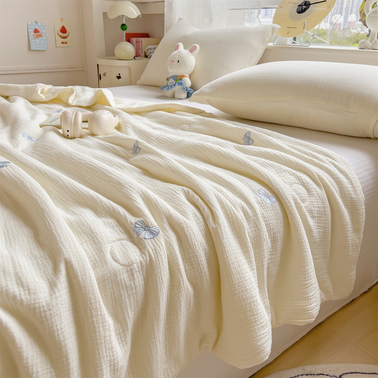 91家纺网 家纺一手货源 找家纺 布凡家居 2026春夏新款全棉刺绣皱皱纱夏被夏凉被空调被 蓝色蝴蝶结