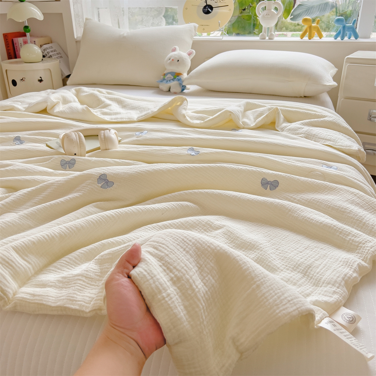 91家纺网 家纺一手货源 找家纺 布凡家居 2026春夏新款全棉刺绣皱皱纱夏被夏凉被空调被 蓝色蝴蝶结