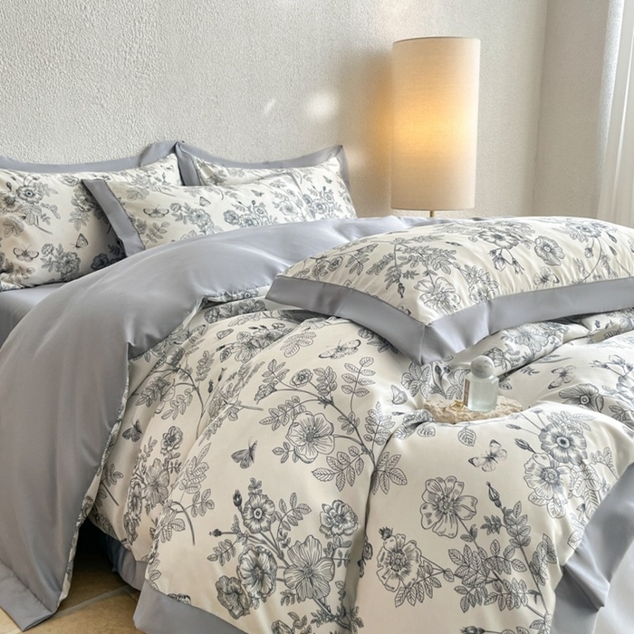 91家纺网 家纺一手货源 找家纺 金牛座家纺 2026新款高克重细斜纹丝柔质感亲肤数码印花宽边四件套-秘境系列 秘境-灰