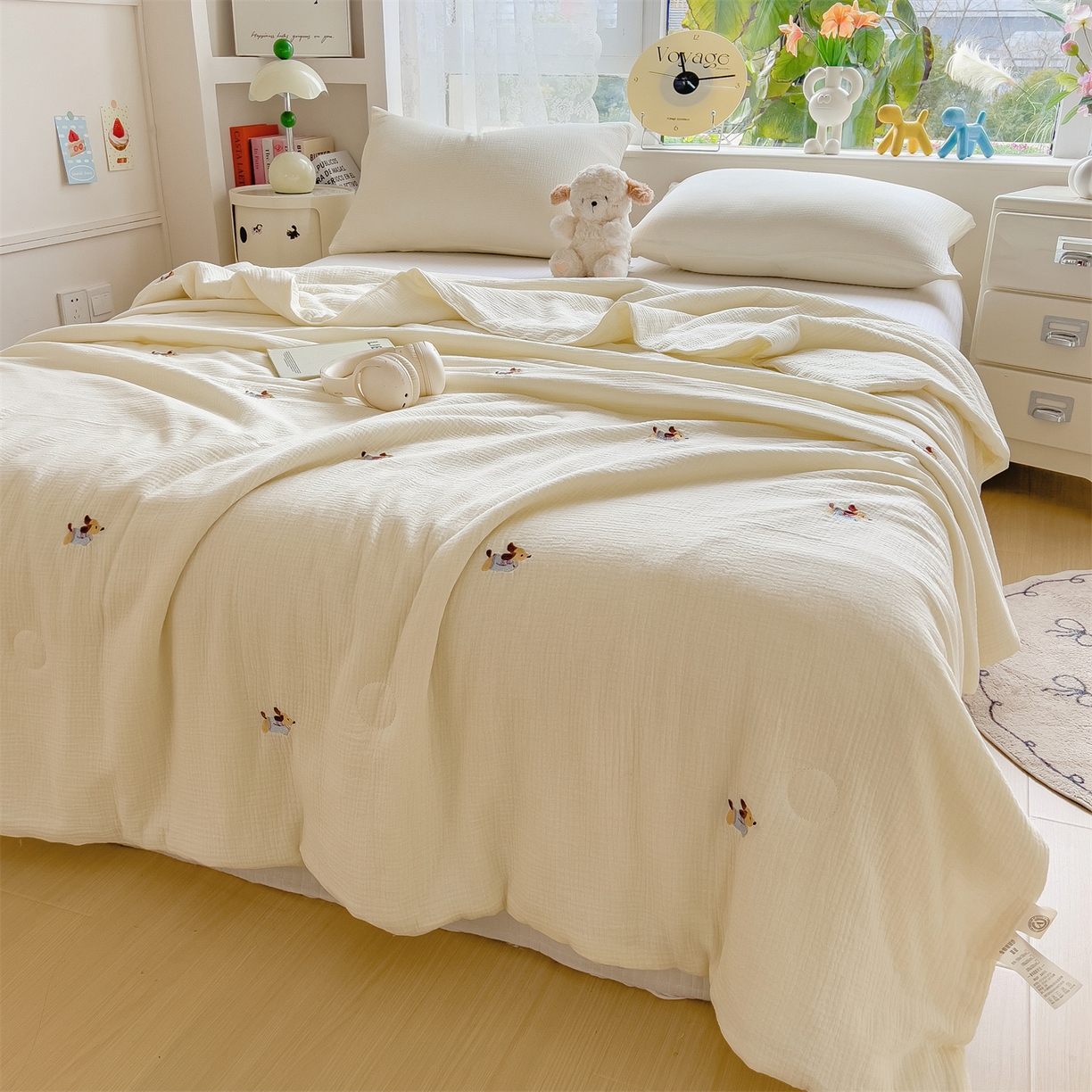 91家纺网 家纺一手货源 找家纺 布凡家居 2026春夏新款全棉刺绣皱皱纱夏被夏凉被空调被 奶芙小腊肠