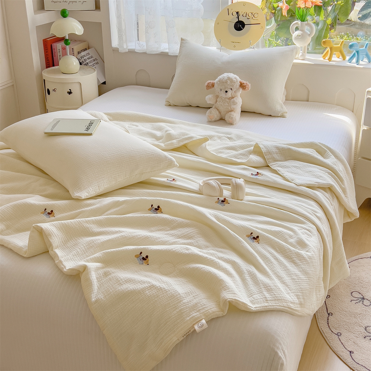 91家纺网 家纺一手货源 找家纺 布凡家居 2026春夏新款全棉刺绣皱皱纱夏被夏凉被空调被 奶芙小腊肠