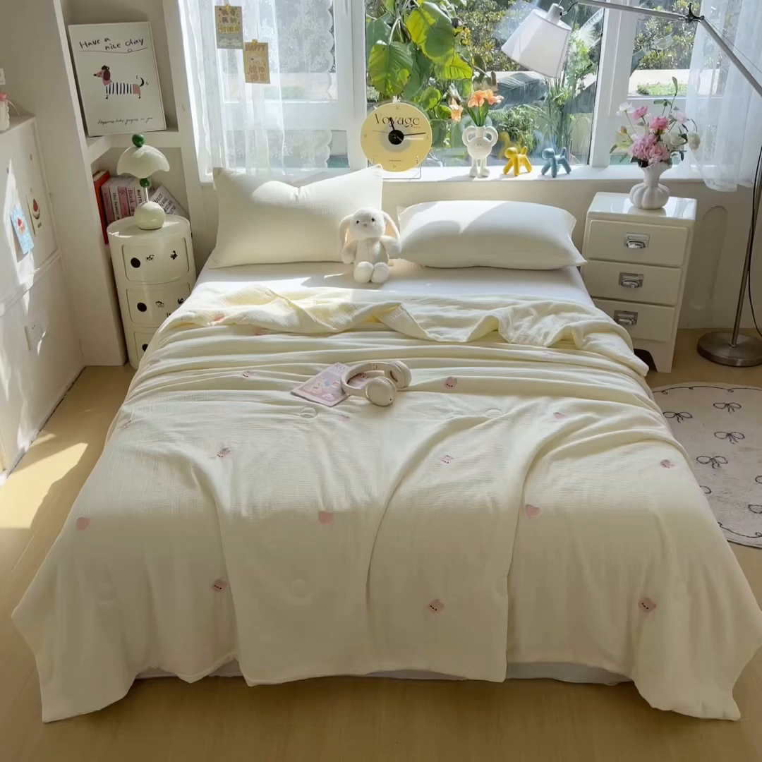 91家纺网 家纺一手货源 找家纺 布凡家居 2026春夏新款全棉刺绣皱皱纱夏被夏凉被空调被 桃心兔