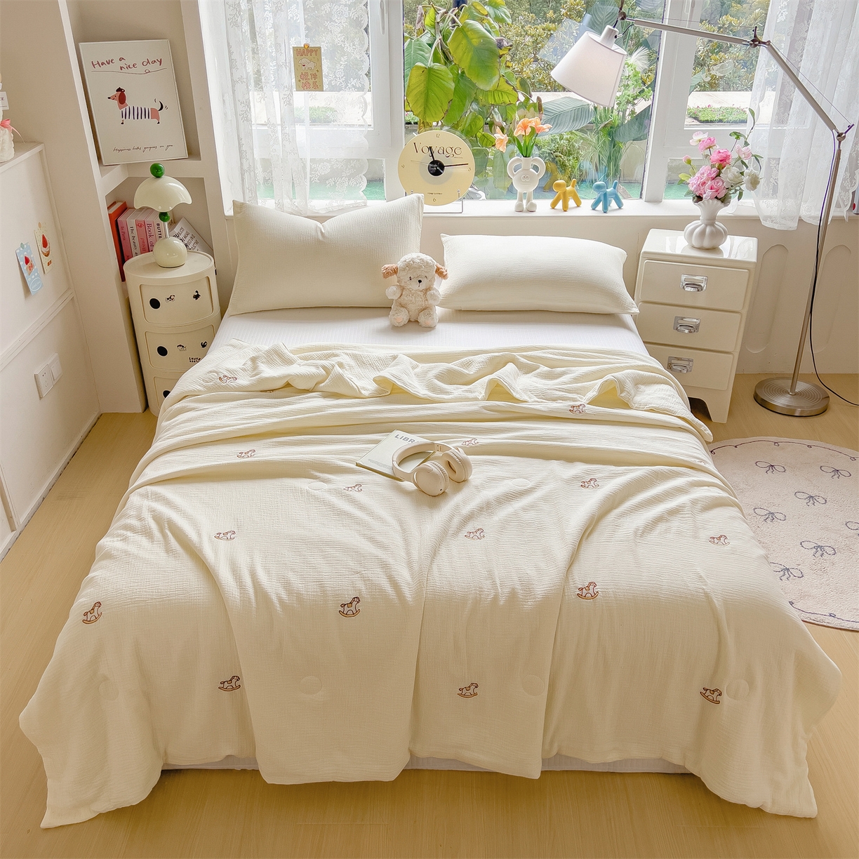 91家纺网 家纺一手货源 找家纺 布凡家居 2026春夏新款全棉刺绣皱皱纱夏被夏凉被空调被 云间木马梦