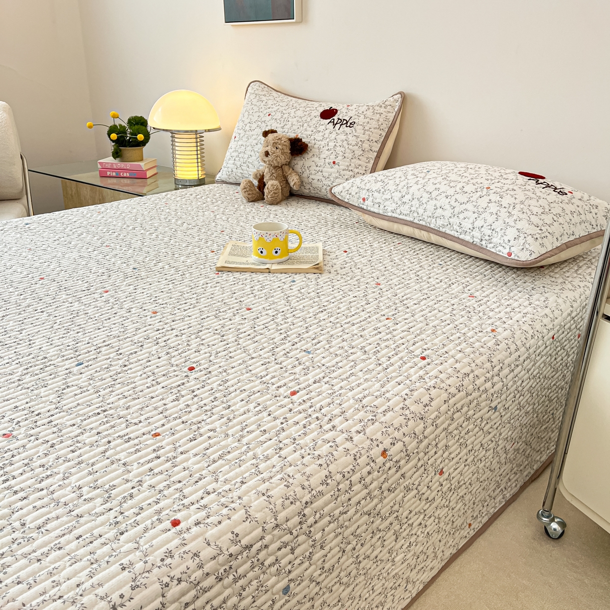 91家纺网 家纺一手货源 找家纺 老帅的工厂店 2026新款云感双层纱毛巾绣夏被夏凉被空调被 元气苹果熊