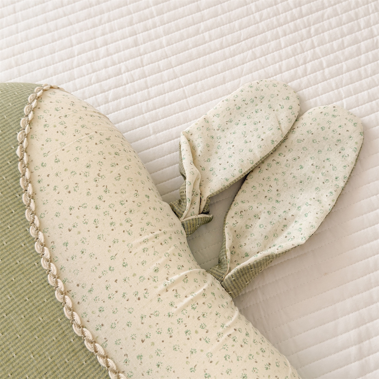 91家纺网 家纺一手货源 找家纺 麦肯锡 2026新款自然生活记忆枕枕头枕芯-折耳兔 折耳兔-绿色