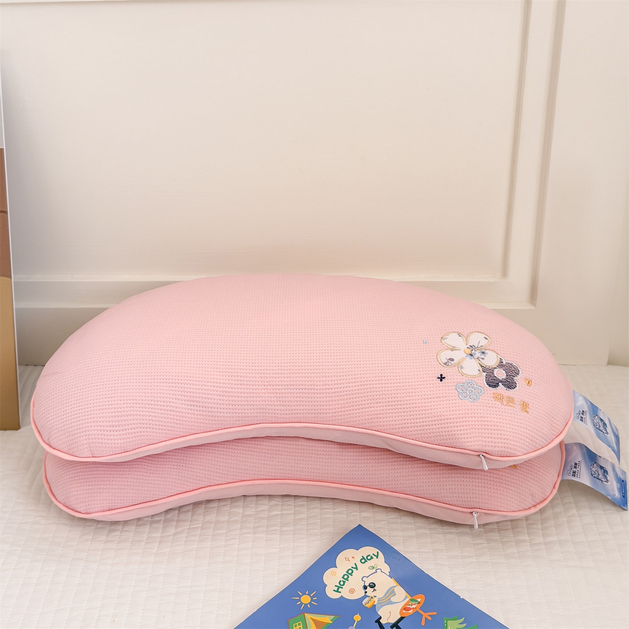 91家纺网 家纺一手货源 找家纺 麦肯锡 2026新款柔纹花眠月牙荞麦枕枕头枕芯 柔纹花眠月牙荞麦枕-粉色