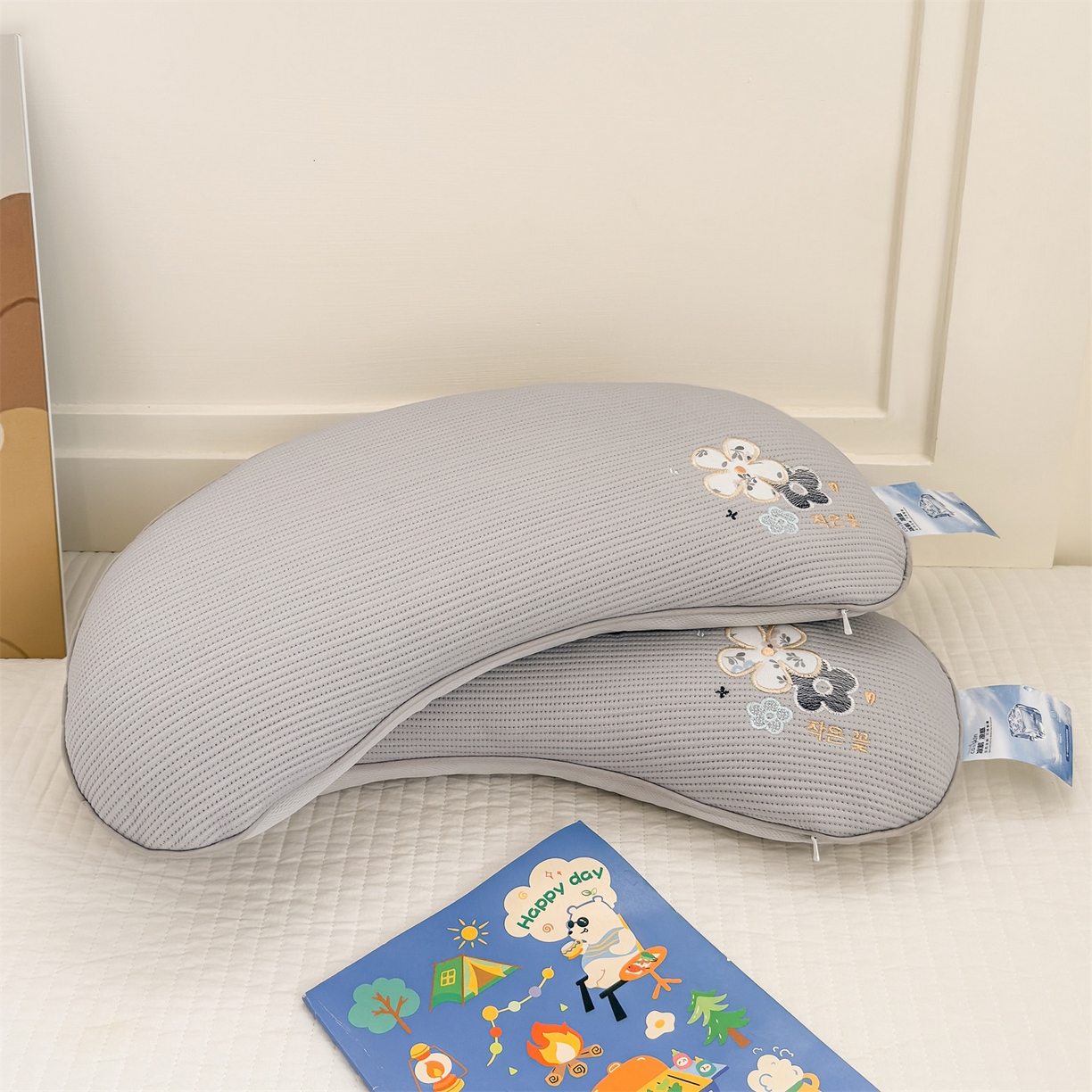 91家纺网 家纺一手货源 找家纺 麦肯锡 2026新款柔纹花眠月牙荞麦枕枕头枕芯 柔纹花眠月牙荞麦枕-灰色