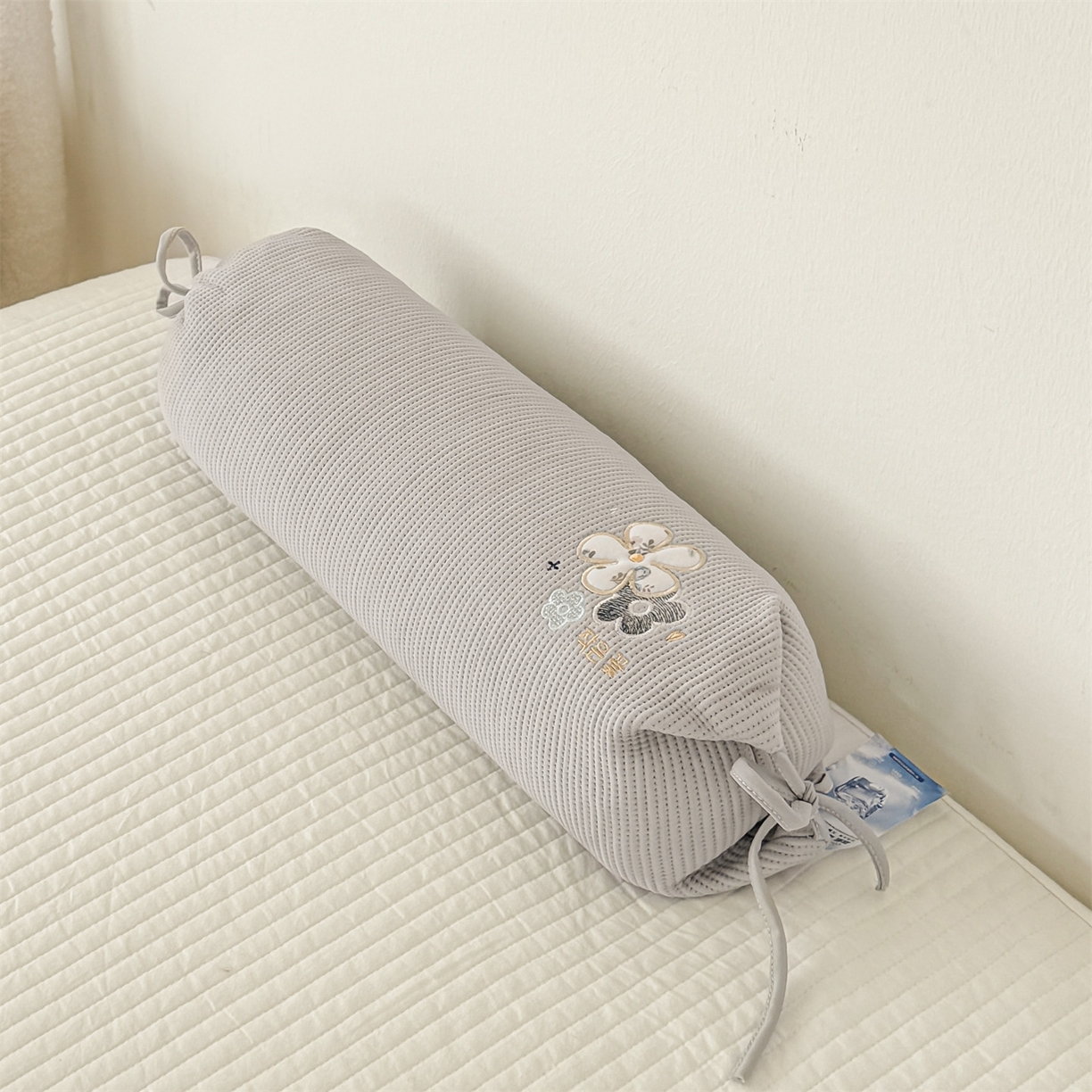 91家纺网 家纺一手货源 找家纺 麦肯锡 2026新款柔纹花眠糖果荞麦枕枕头枕芯 柔纹花眠糖果荞麦枕-灰色