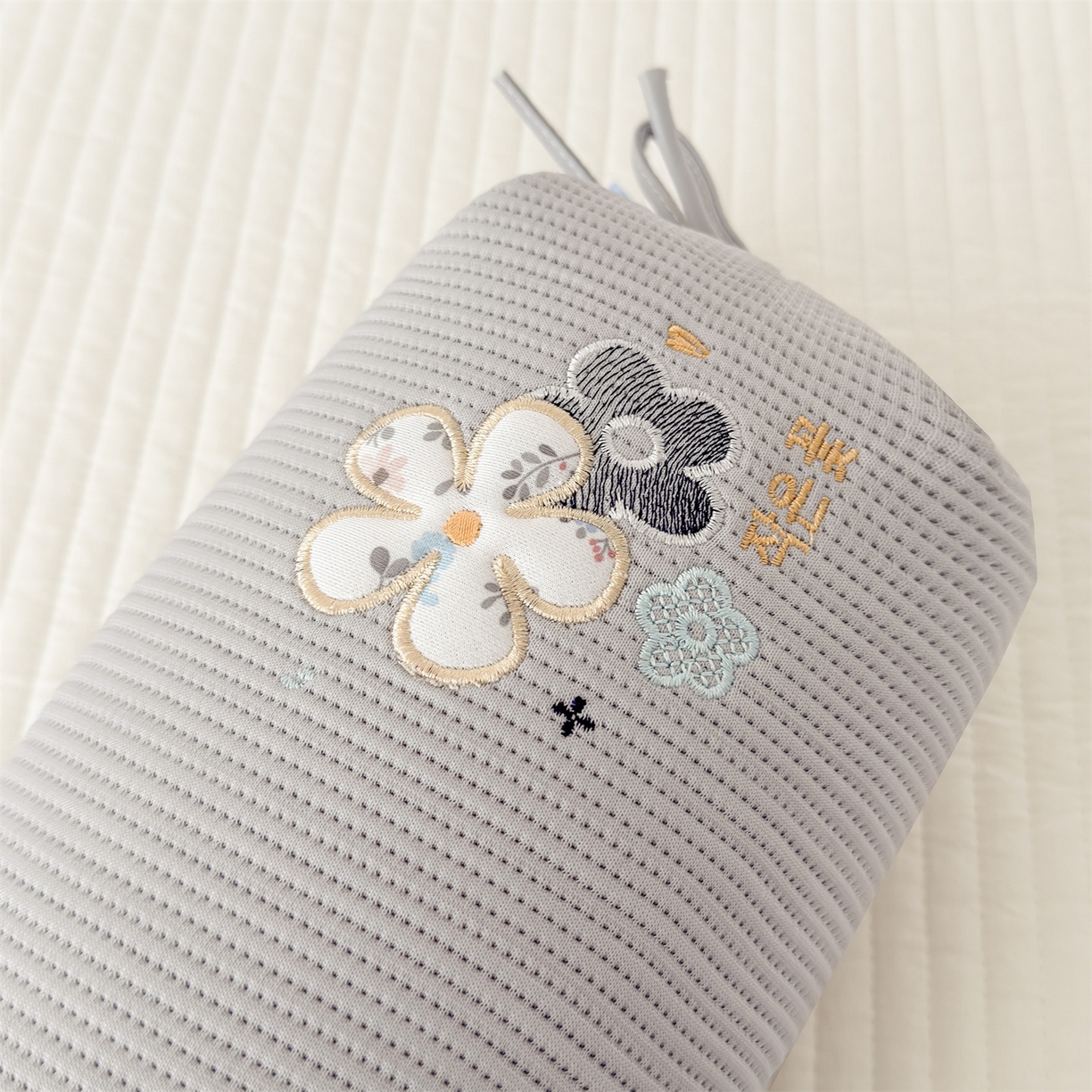 91家纺网 家纺一手货源 找家纺 麦肯锡 2026新款柔纹花眠糖果荞麦枕枕头枕芯 柔纹花眠糖果荞麦枕-灰色