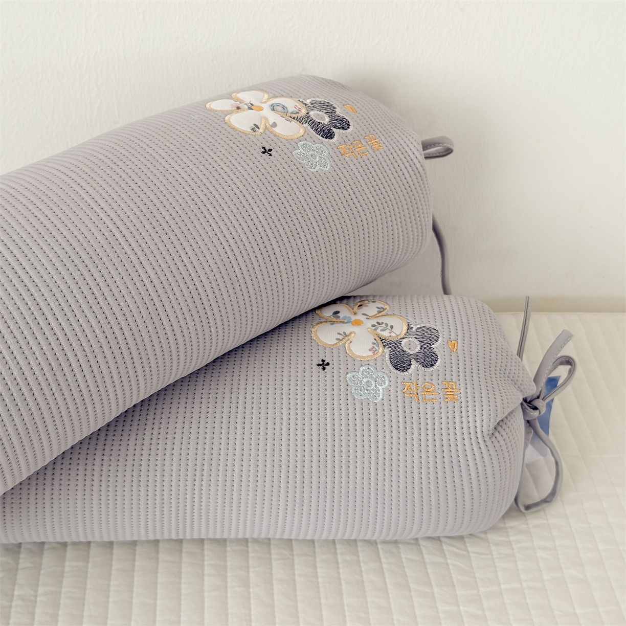 91家纺网 家纺一手货源 找家纺 麦肯锡 2026新款柔纹花眠糖果荞麦枕枕头枕芯 柔纹花眠糖果荞麦枕-灰色