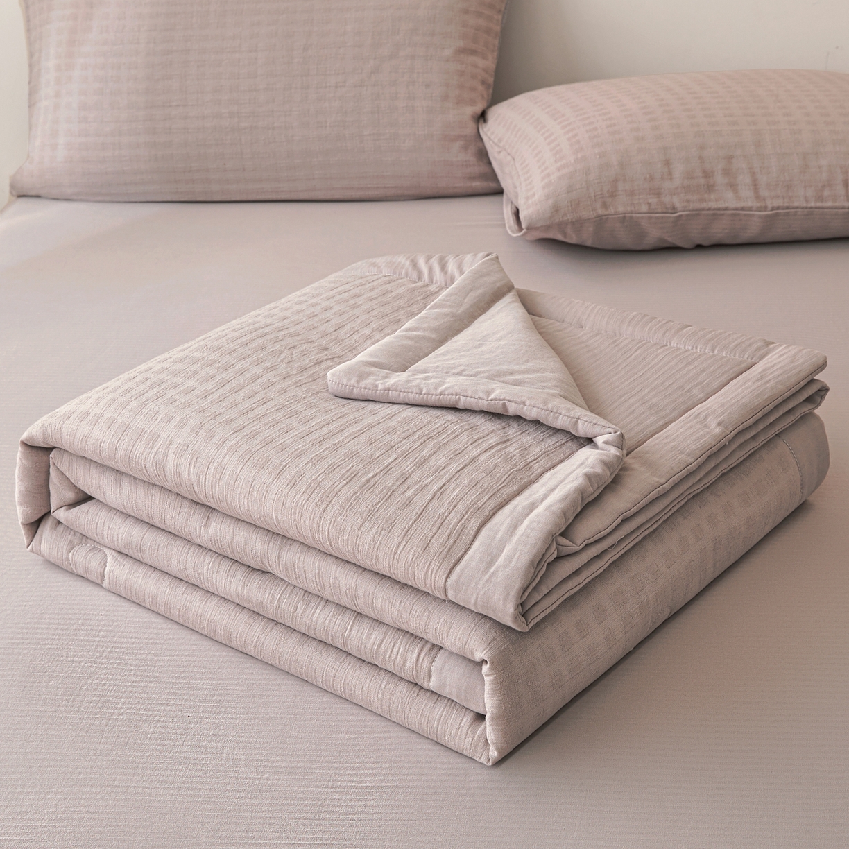 91家纺网 家纺一手货源 找家纺 乐家毛巾被（工厂自产自销） 2026新款A类三层全棉大提花大豆纤维夏被夏凉被空调被 格韵