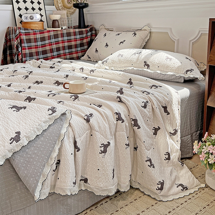 91家纺网 家纺一手货源 找家纺 梦莱斯 2026新款印花夏被四件套 奔腾小马