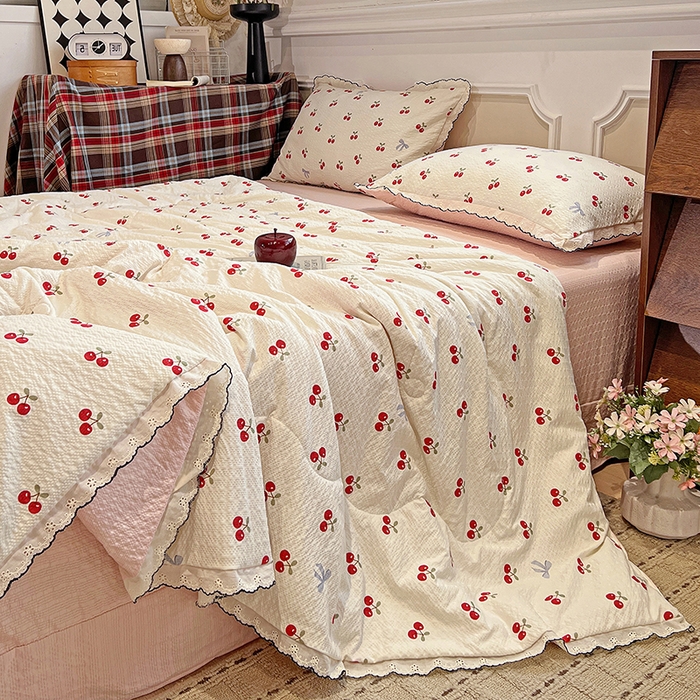91家纺网 家纺一手货源 找家纺 梦莱斯 2026新款印花夏被四件套 红色樱桃