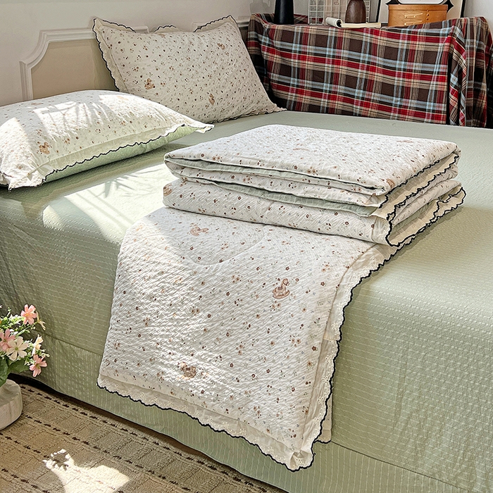 91家纺网 家纺一手货源 找家纺 梦莱斯 2026新款印花夏被四件套 花丛小马