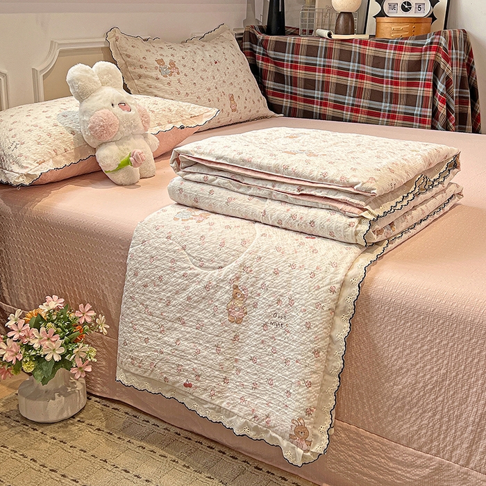 91家纺网 家纺一手货源 找家纺 梦莱斯 2026新款印花夏被四件套 欢乐猫咪