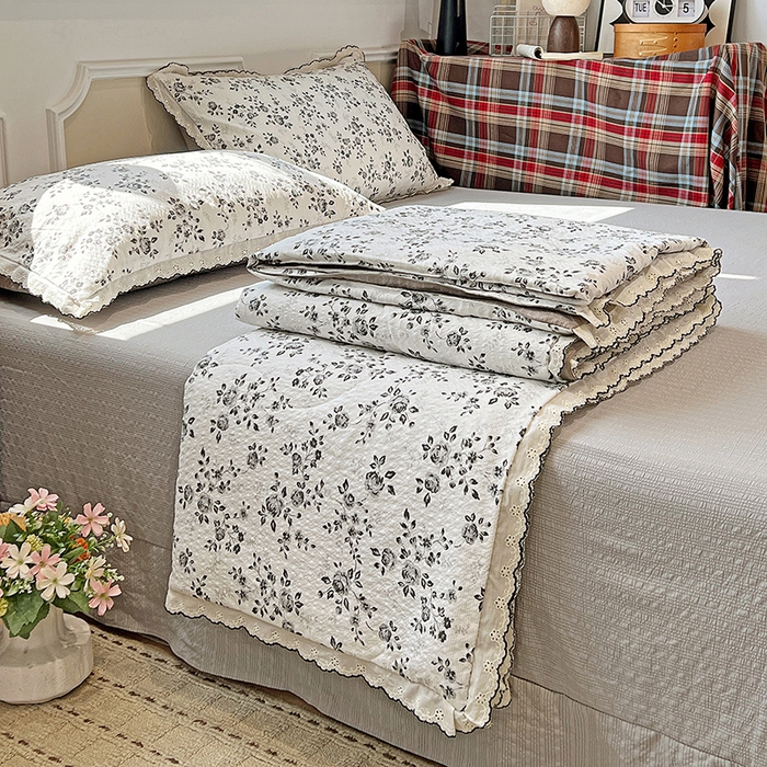 91家纺网 家纺一手货源 找家纺 梦莱斯 2026新款印花夏被四件套 水墨槿咖