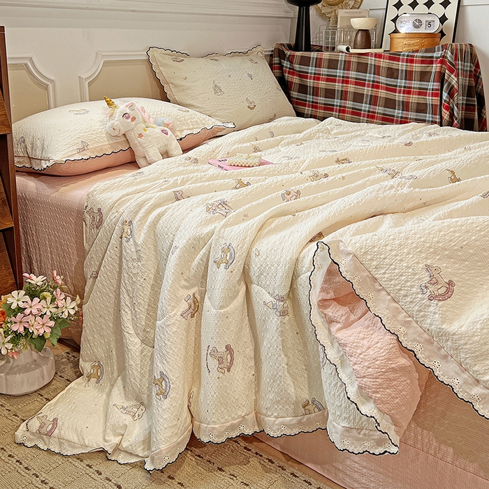 91家纺网 家纺一手货源 找家纺 梦莱斯 2026新款印花夏被四件套 旋转木马