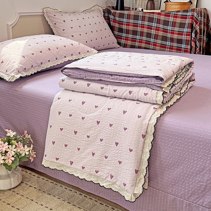 91家纺网 家纺一手货源 找家纺 梦莱斯 2026新款印花夏被四件套 紫色爱心