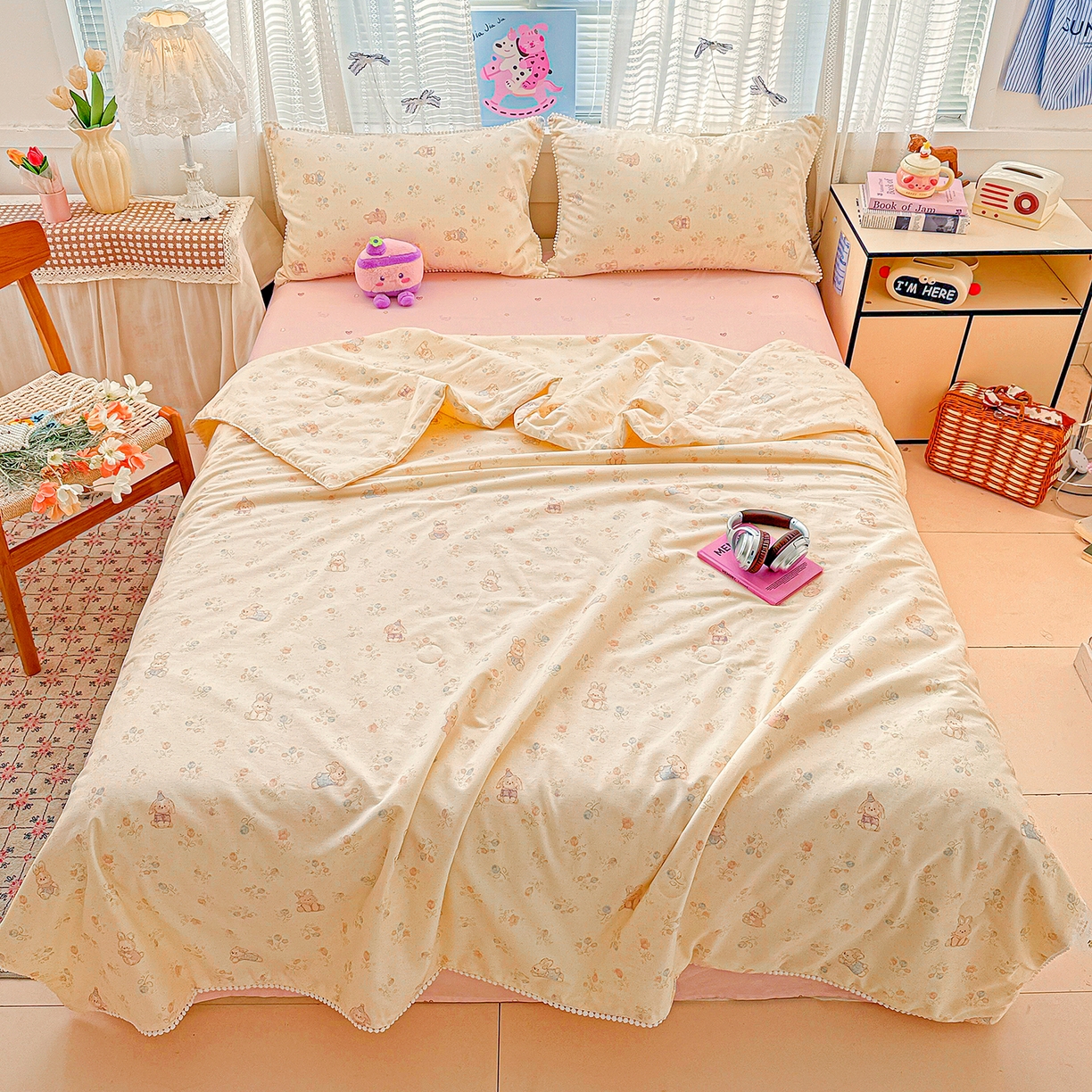 91家纺网 家纺一手货源 找家纺 优被业 2026新款全棉韩式小球球款大豆夏被，夏被四件套，空调被（加微信送买家秀） 春日兔语