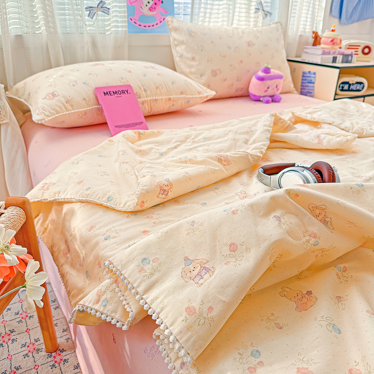 91家纺网 家纺一手货源 找家纺 优被业 2026新款全棉韩式小球球款大豆夏被，夏被四件套，空调被（加微信送买家秀） 春日兔语