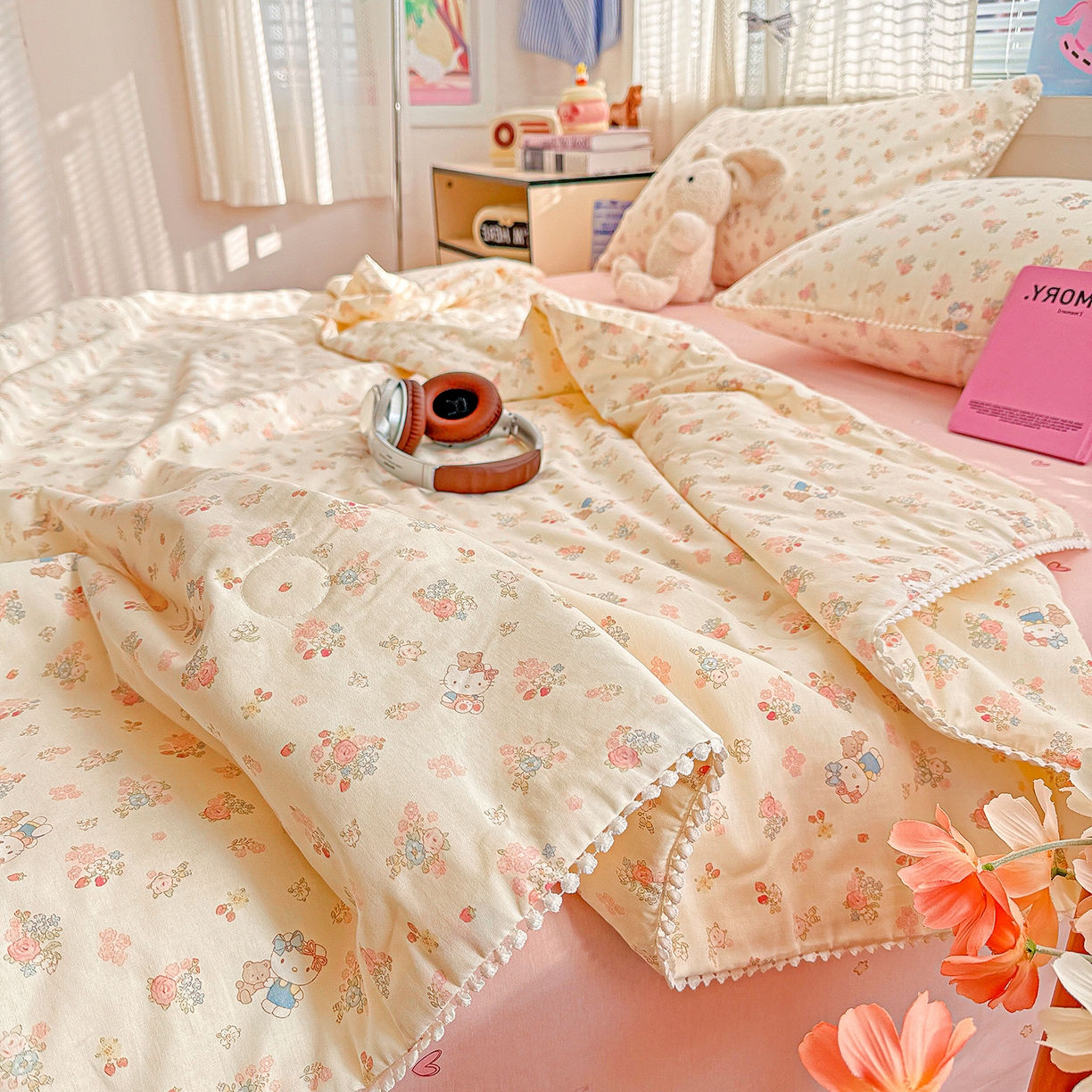 91家纺网 家纺一手货源 找家纺 优被业 2026新款全棉韩式小球球款大豆夏被，夏被四件套，空调被（加微信送买家秀） 粉花KT