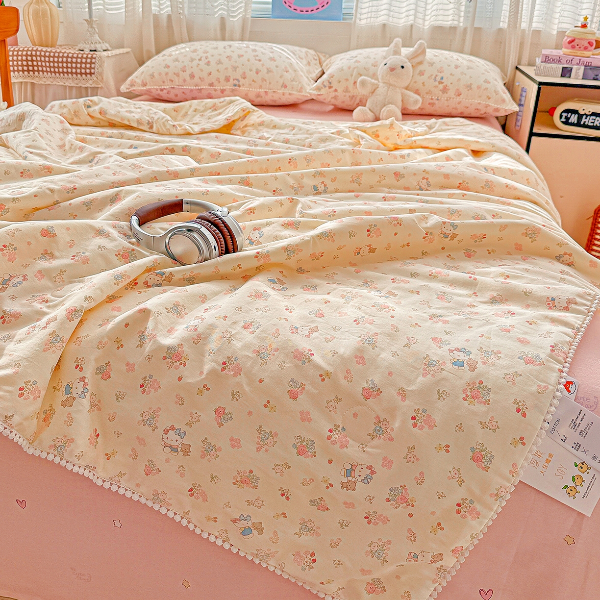 91家纺网 家纺一手货源 找家纺 优被业 2026新款全棉韩式小球球款大豆夏被，夏被四件套，空调被（加微信送买家秀） 粉花KT