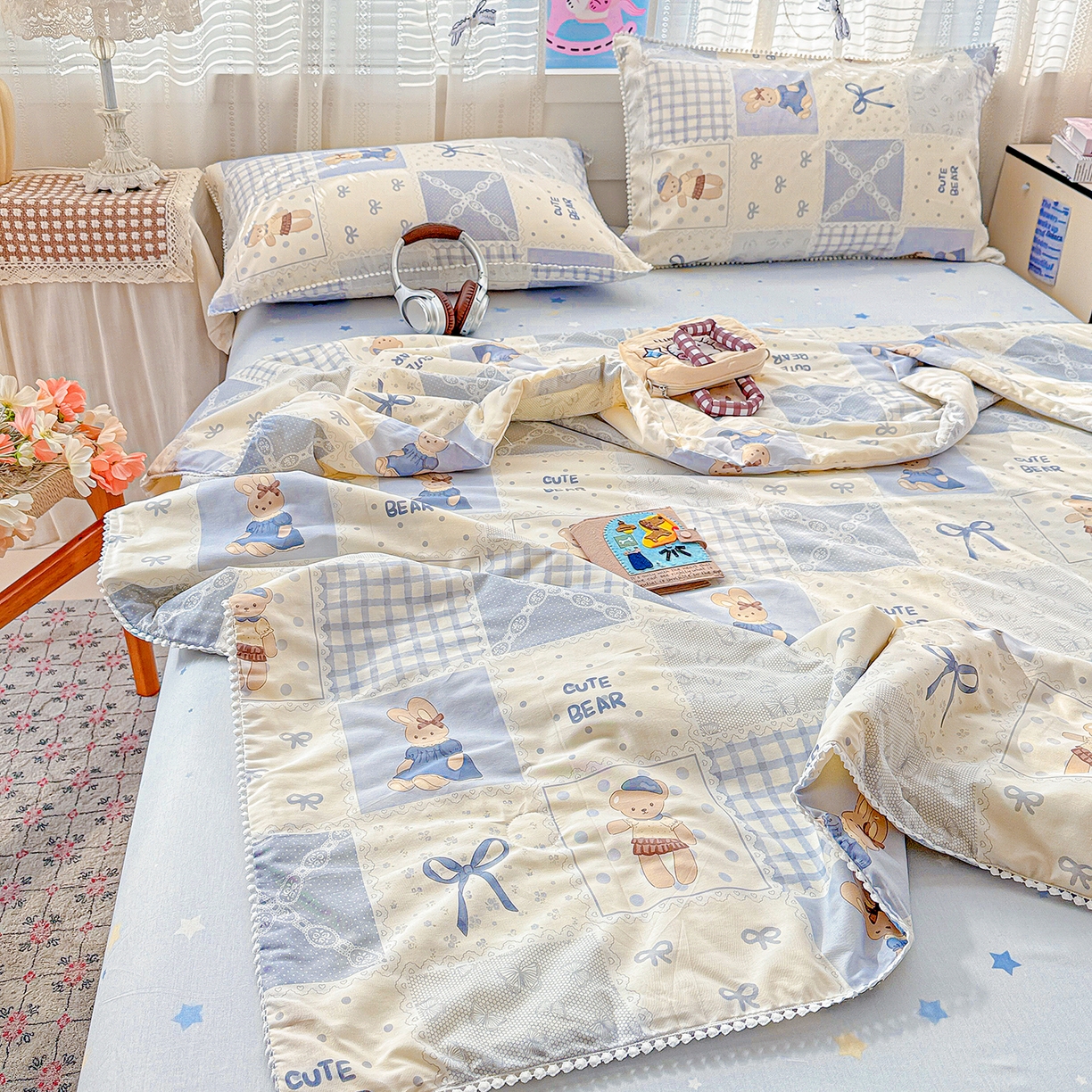 91家纺网 家纺一手货源 找家纺 优被业 2026新款全棉韩式小球球款大豆夏被，夏被四件套，空调被（加微信送买家秀） 海浪摇篮