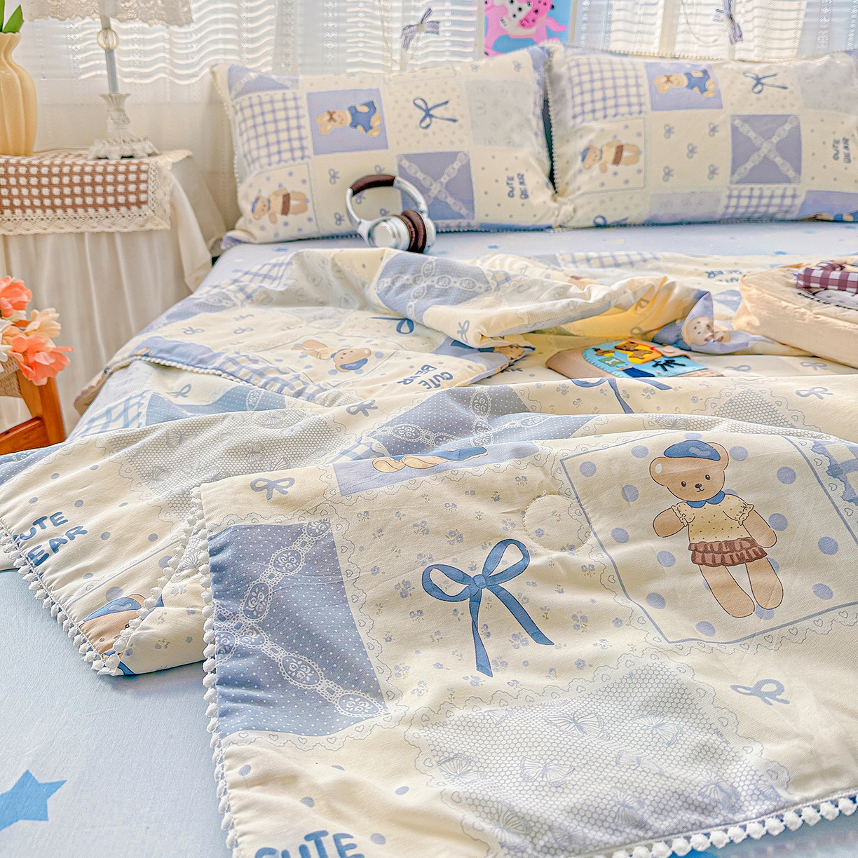 91家纺网 家纺一手货源 找家纺 优被业 2026新款全棉韩式小球球款大豆夏被，夏被四件套，空调被（加微信送买家秀） 海浪摇篮