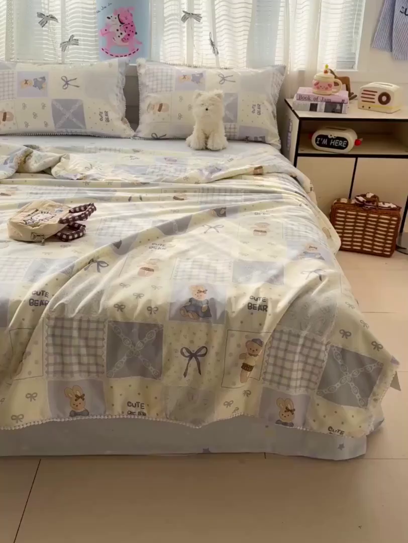 91家纺网 家纺一手货源 找家纺 优被业 2026新款全棉韩式小球球款大豆夏被，夏被四件套，空调被（加微信送买家秀） 海浪摇篮