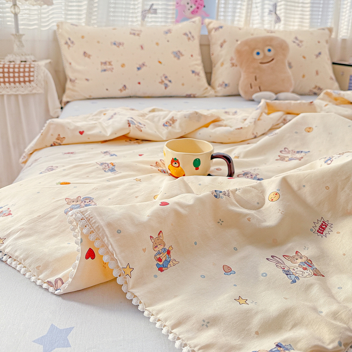 91家纺网 家纺一手货源 找家纺 优被业 2026新款全棉韩式小球球款大豆夏被，夏被四件套，空调被（加微信送买家秀） 狐兔奇遇记