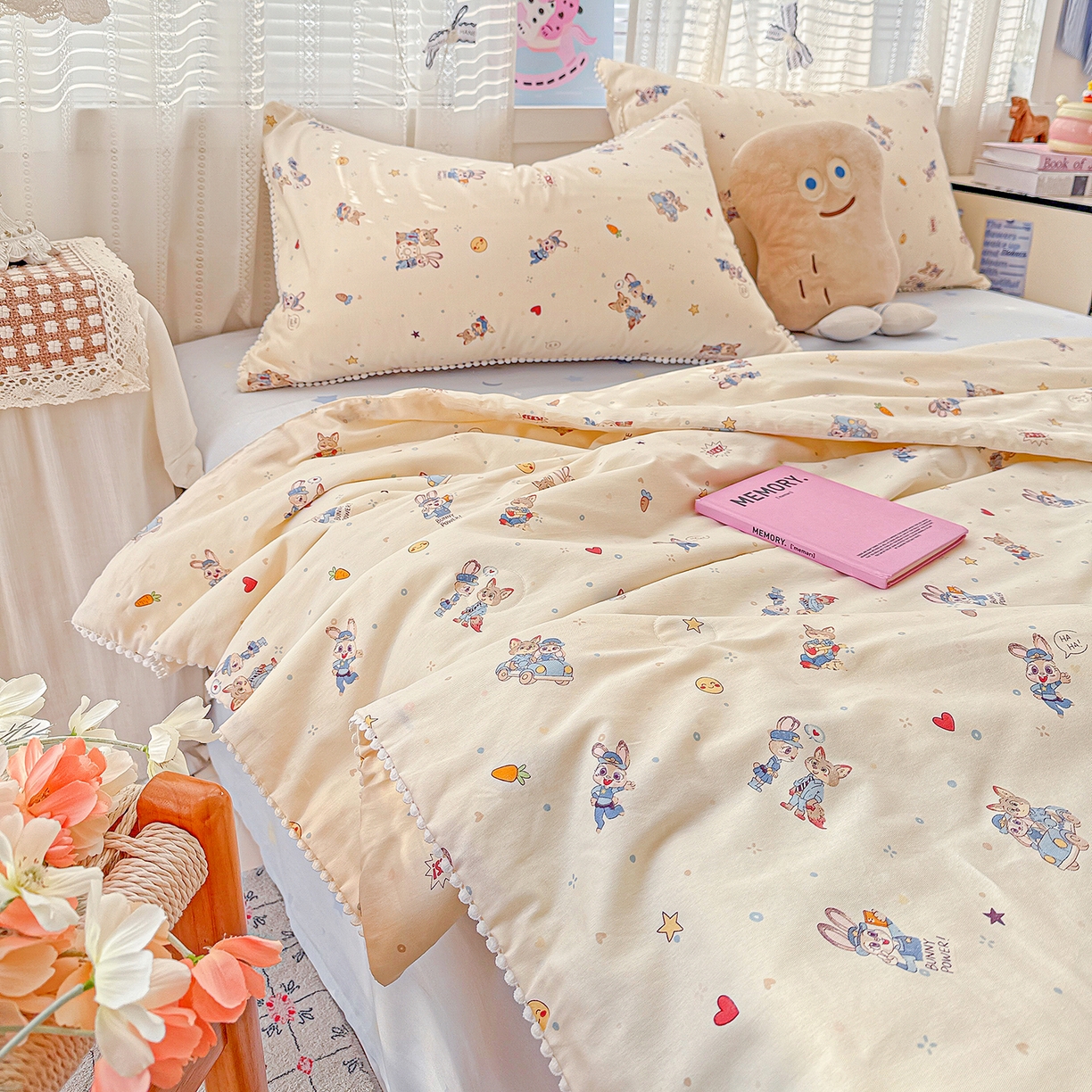 91家纺网 家纺一手货源 找家纺 优被业 2026新款全棉韩式小球球款大豆夏被，夏被四件套，空调被（加微信送买家秀） 狐兔奇遇记