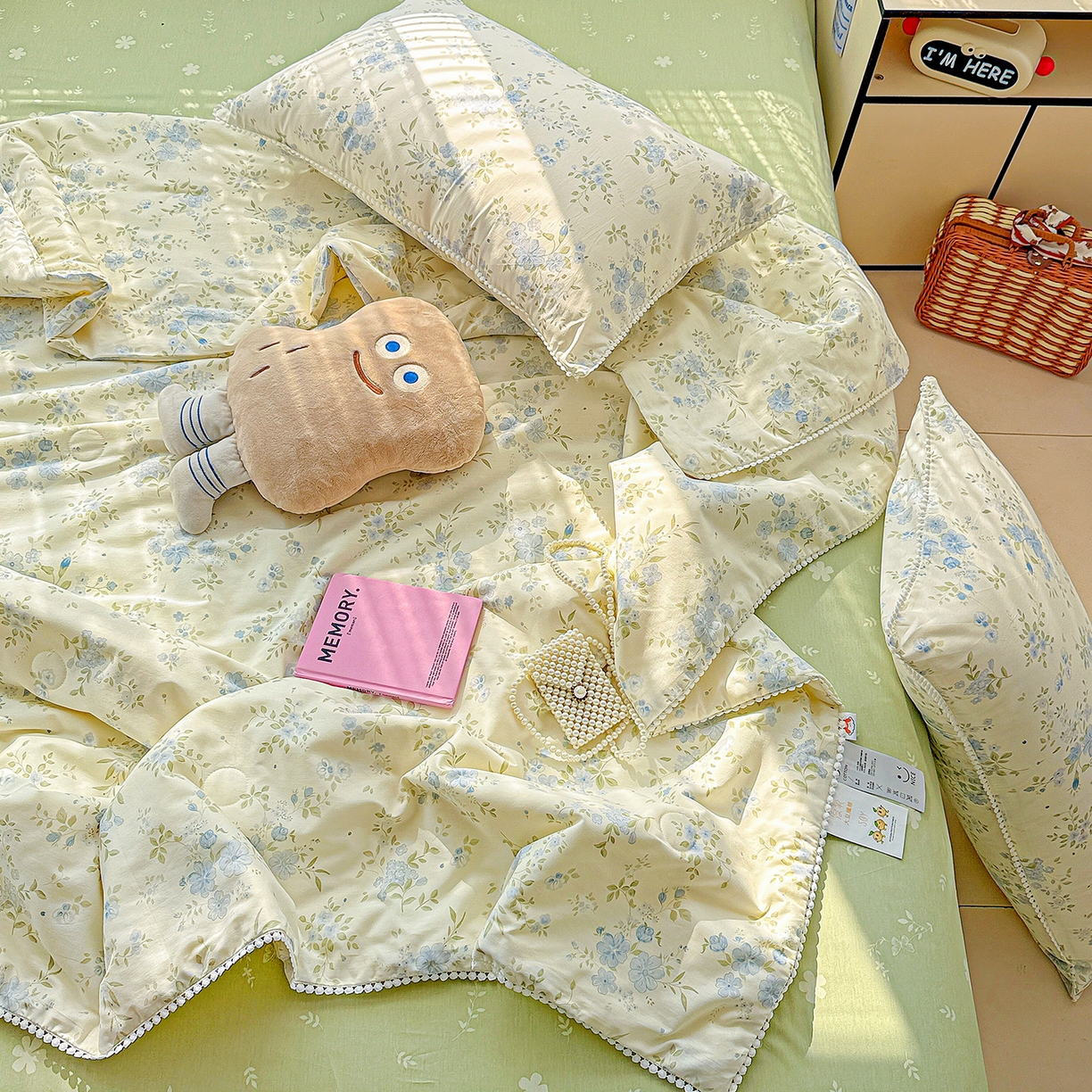 91家纺网 家纺一手货源 找家纺 优被业 2026新款全棉韩式小球球款大豆夏被，夏被四件套，空调被（加微信送买家秀） 蓝絮花