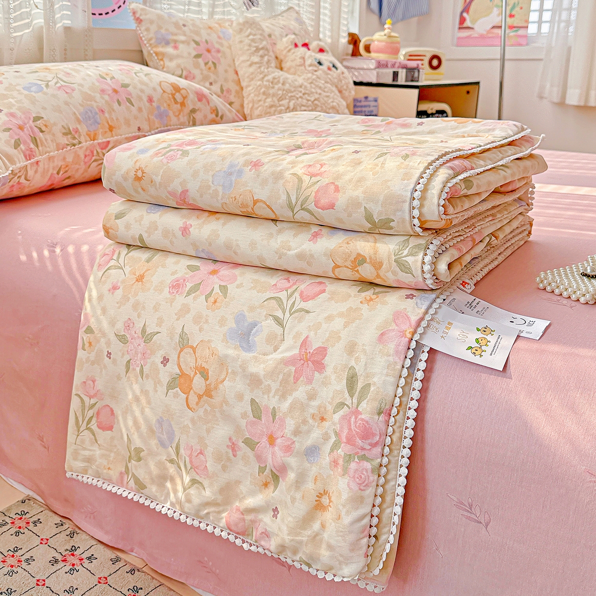 91家纺网 家纺一手货源 找家纺 优被业 2026新款全棉韩式小球球款大豆夏被，夏被四件套，空调被（加微信送买家秀） 浅樱故事