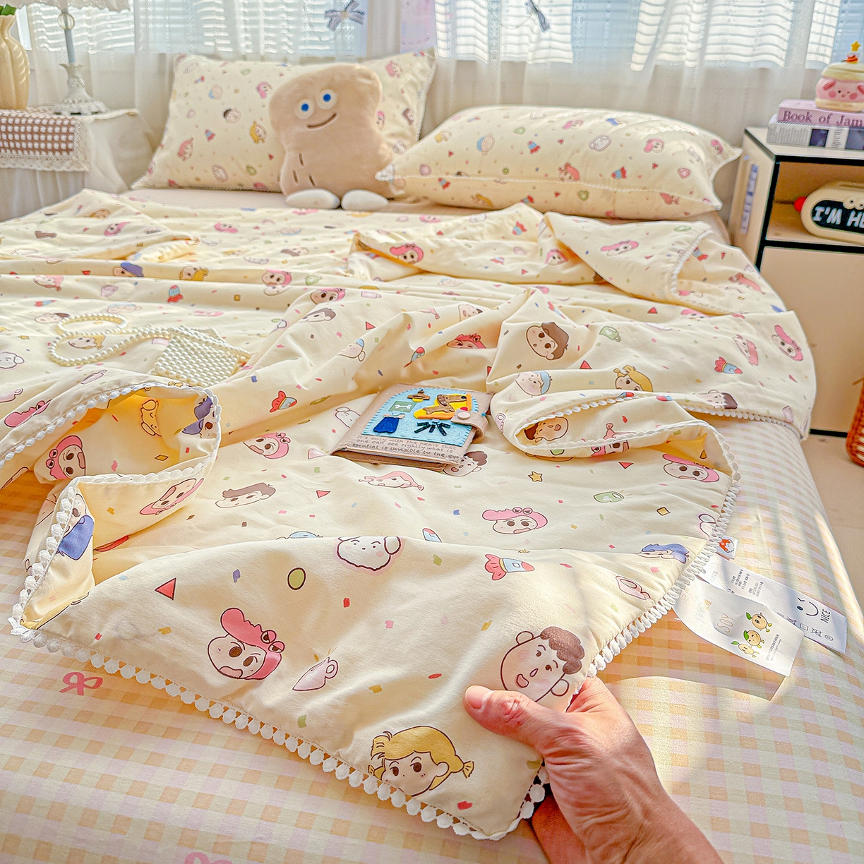 91家纺网 家纺一手货源 找家纺 优被业 2026新款全棉韩式小球球款大豆夏被，夏被四件套，空调被（加微信送买家秀） 糖果幼儿园