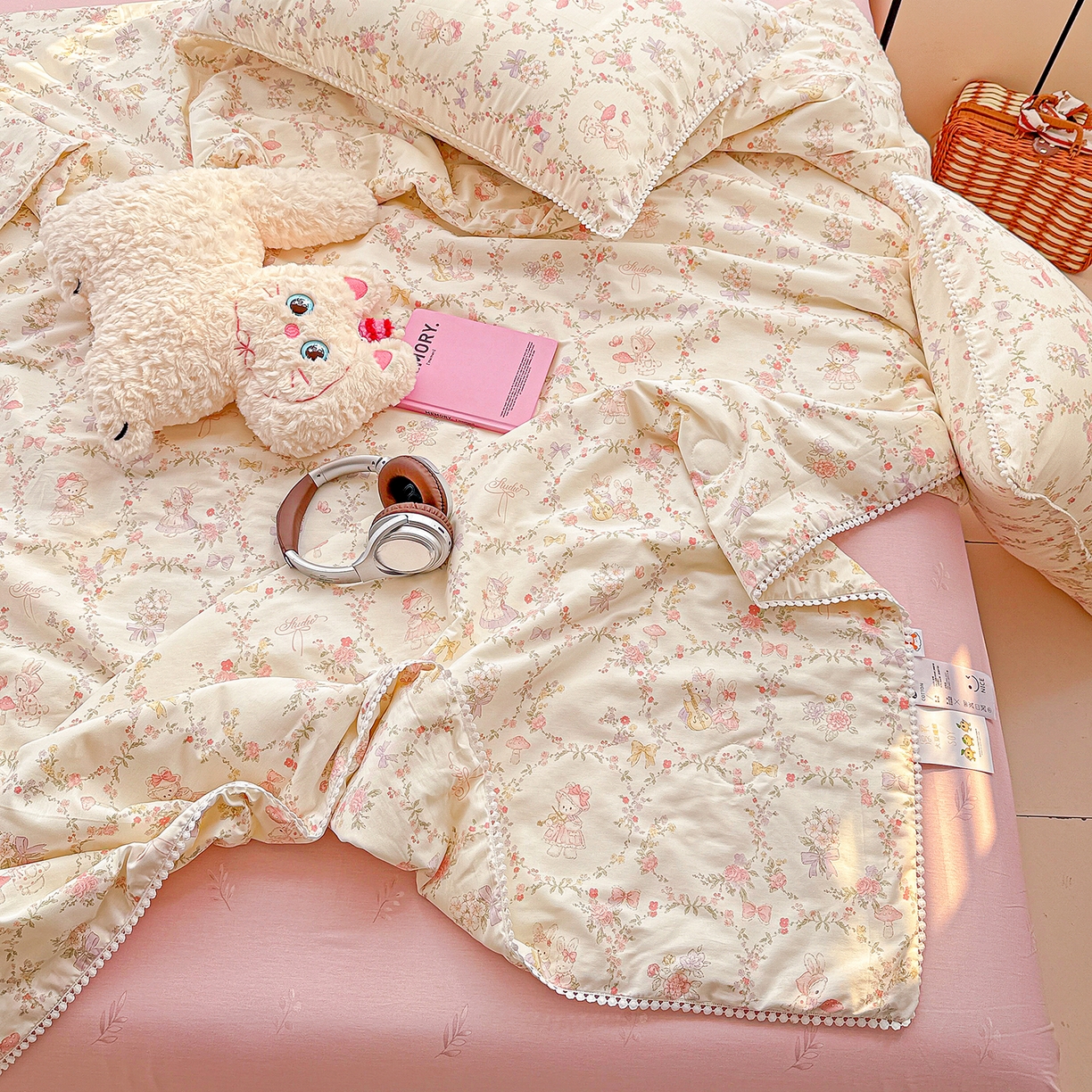 91家纺网 家纺一手货源 找家纺 优被业 2026新款全棉韩式小球球款大豆夏被，夏被四件套，空调被（加微信送买家秀） 童话花町