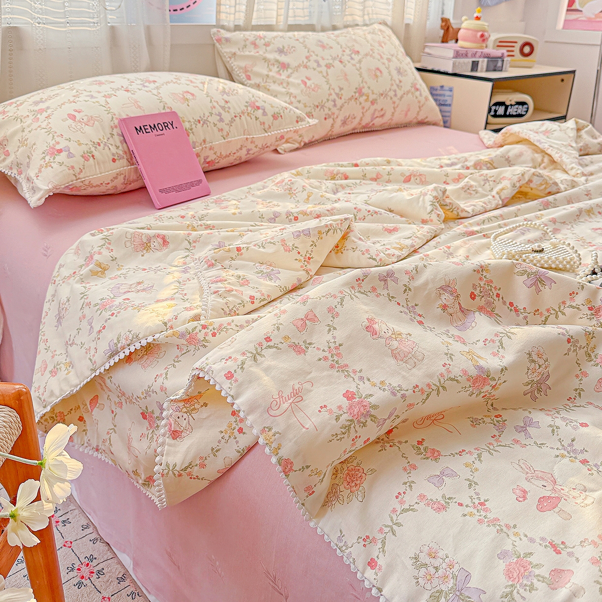 91家纺网 家纺一手货源 找家纺 优被业 2026新款全棉韩式小球球款大豆夏被，夏被四件套，空调被（加微信送买家秀） 童话花町