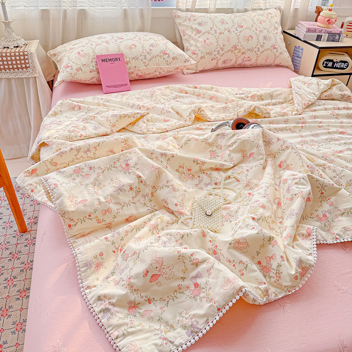 91家纺网 家纺一手货源 找家纺 优被业 2026新款全棉韩式小球球款大豆夏被，夏被四件套，空调被（加微信送买家秀） 童话花町