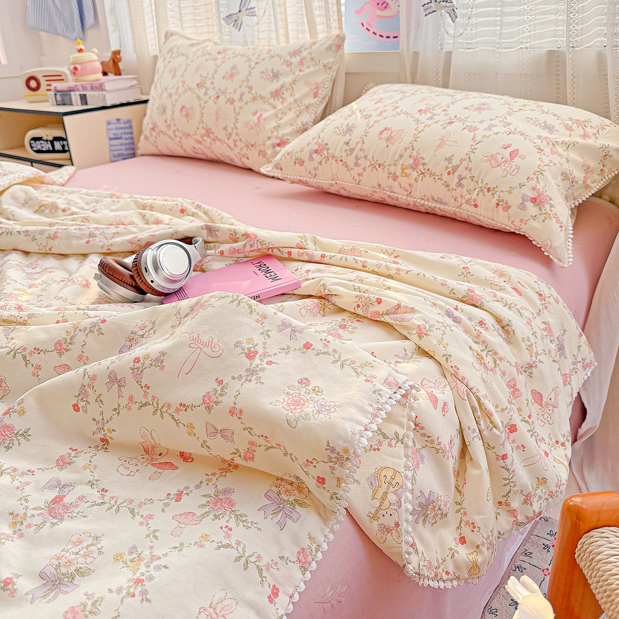 91家纺网 家纺一手货源 找家纺 优被业 2026新款全棉韩式小球球款大豆夏被，夏被四件套，空调被（加微信送买家秀） 童话花町