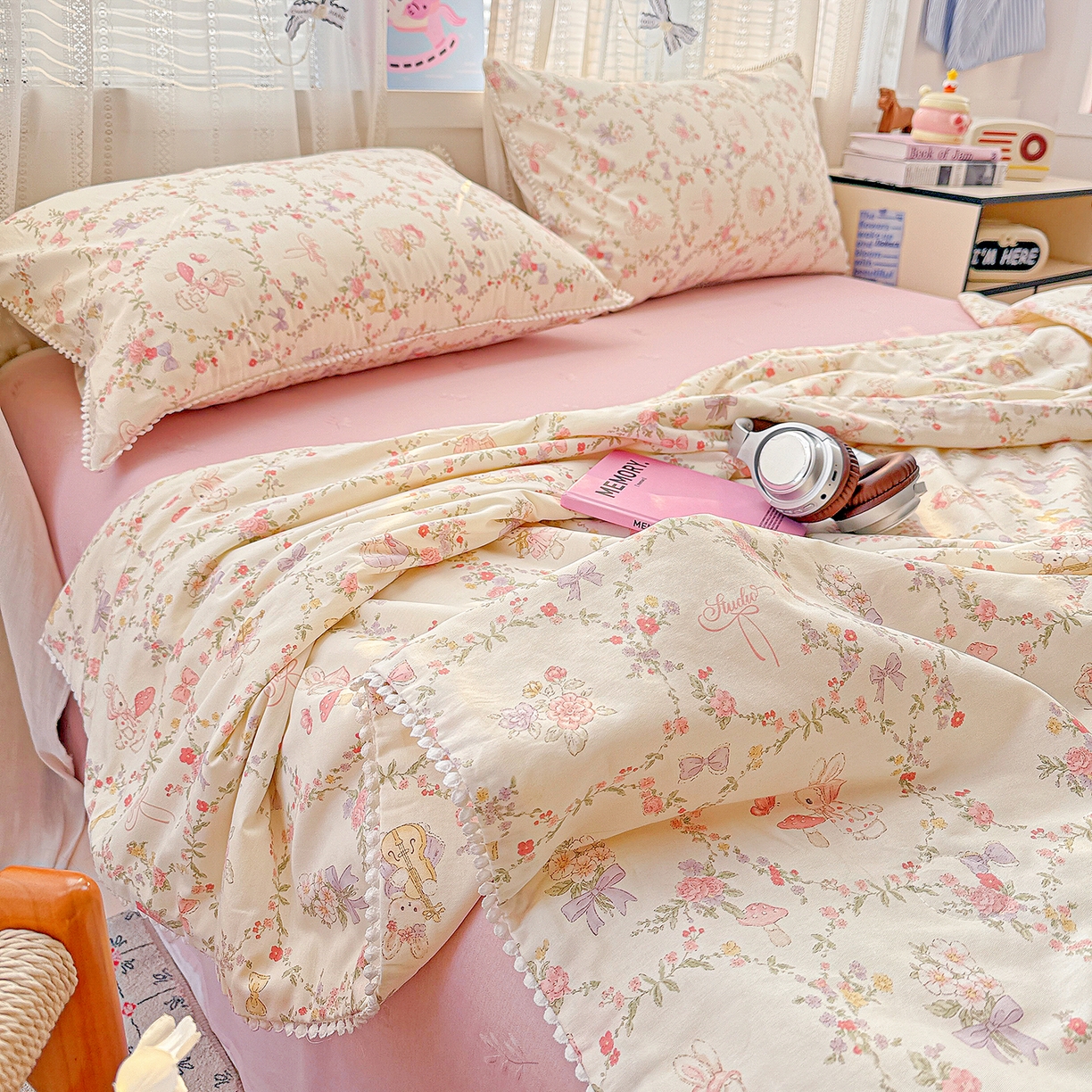 91家纺网 家纺一手货源 找家纺 优被业 2026新款全棉韩式小球球款大豆夏被，夏被四件套，空调被（加微信送买家秀） 童话花町