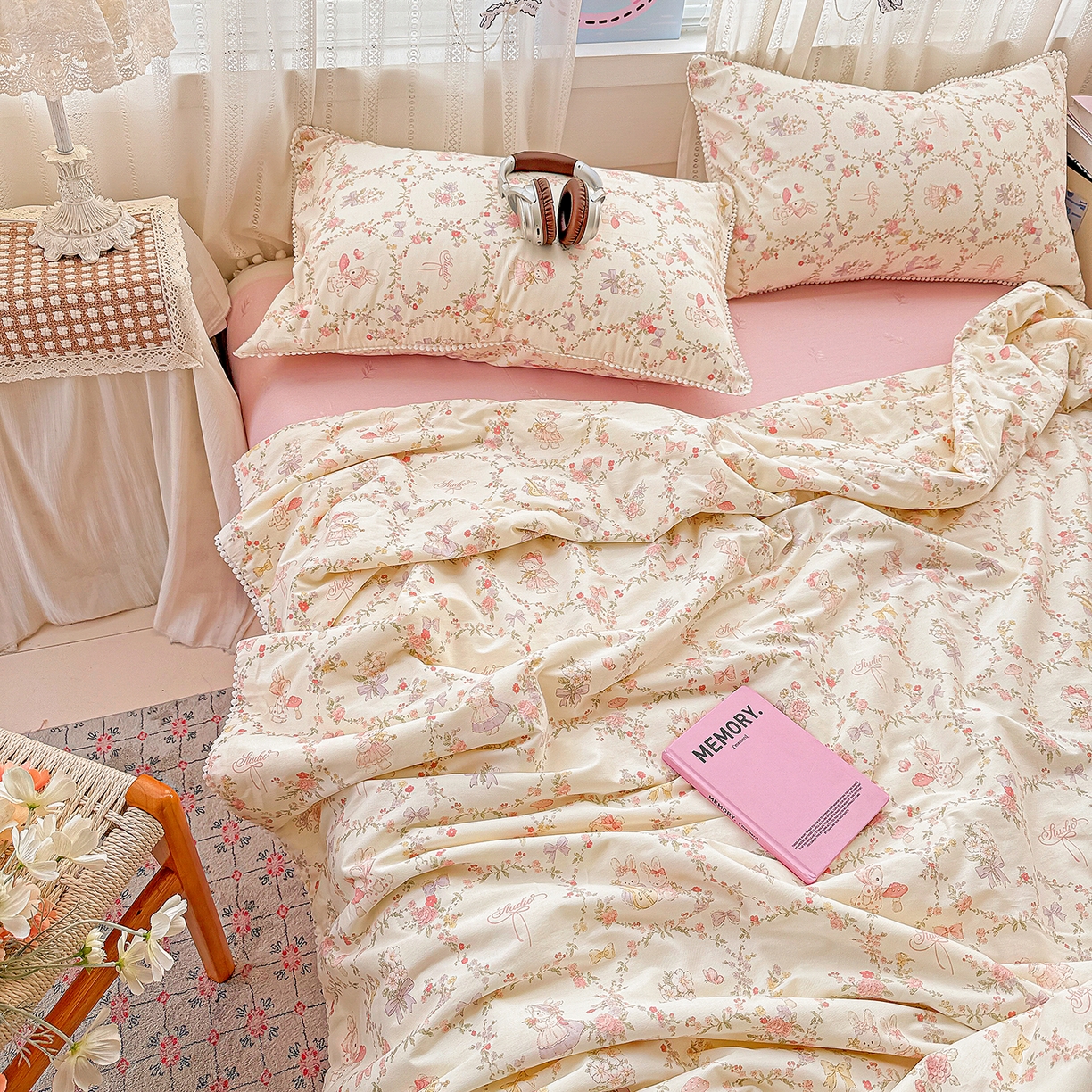 91家纺网 家纺一手货源 找家纺 优被业 2026新款全棉韩式小球球款大豆夏被，夏被四件套，空调被（加微信送买家秀） 童话花町